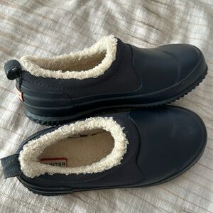 Big Kids Size 1 Hunter Sherpa Navy waterproof slipper